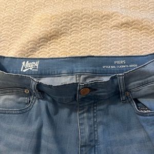 Mugsy jeans - Piers - 33/32. Worn once.